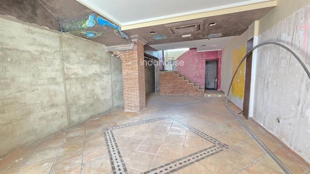 Commercieel te koop in Puerto Marina, Benalmádena - € 430.000 (Ref: 9756376)