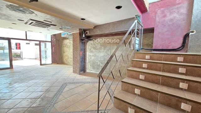 Commercieel te koop in Puerto Marina, Benalmádena - € 430.000 (Ref: 9756376)