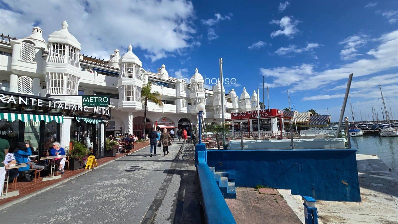 Kommersiell til salgs i Benalmadena - € 430 000 (Ref: 9756376)