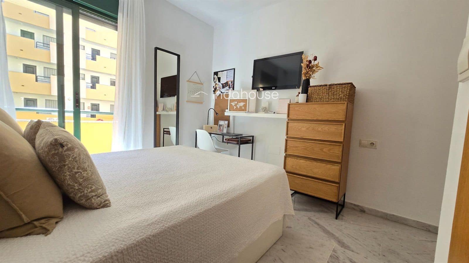 1 sypialnia Mieszkanie na sprzedaż w Torrequebrada z basenem garażem - 259 000 € (Ref: 9756380)