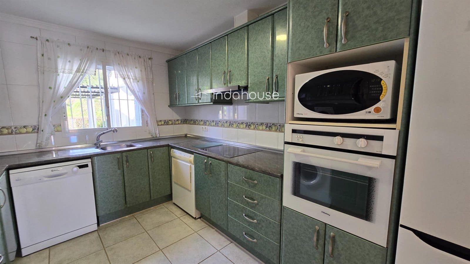 Piso de 2 habitaciones en La Quinta en venta con piscina - 610.000 € (Ref: 9756382)