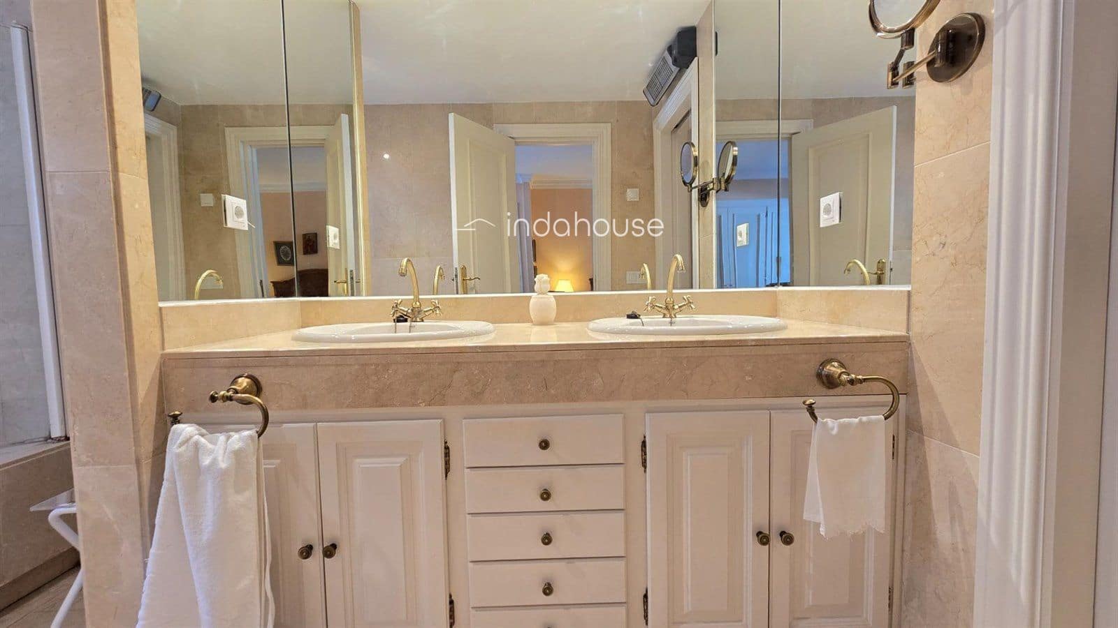 Piso de 2 habitaciones en La Quinta en venta con piscina - 610.000 € (Ref: 9756382)