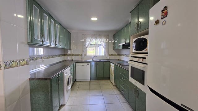 Piso de 2 habitaciones en La Quinta, Benahavís en venta con piscina - 610.000 € (Ref: 9756382)