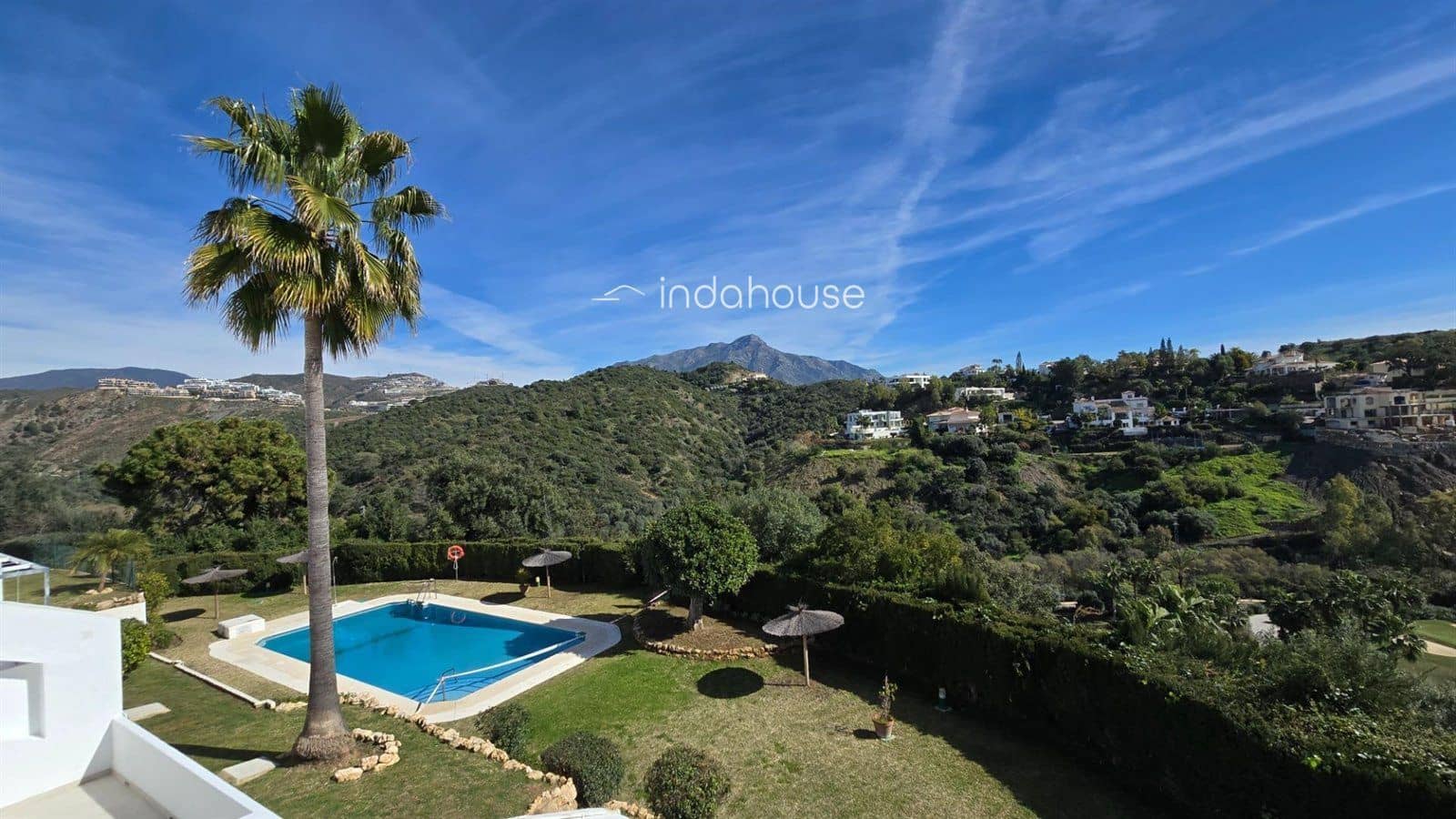 Piso de 2 habitaciones en La Quinta en venta con piscina - 610.000 € (Ref: 9756382)