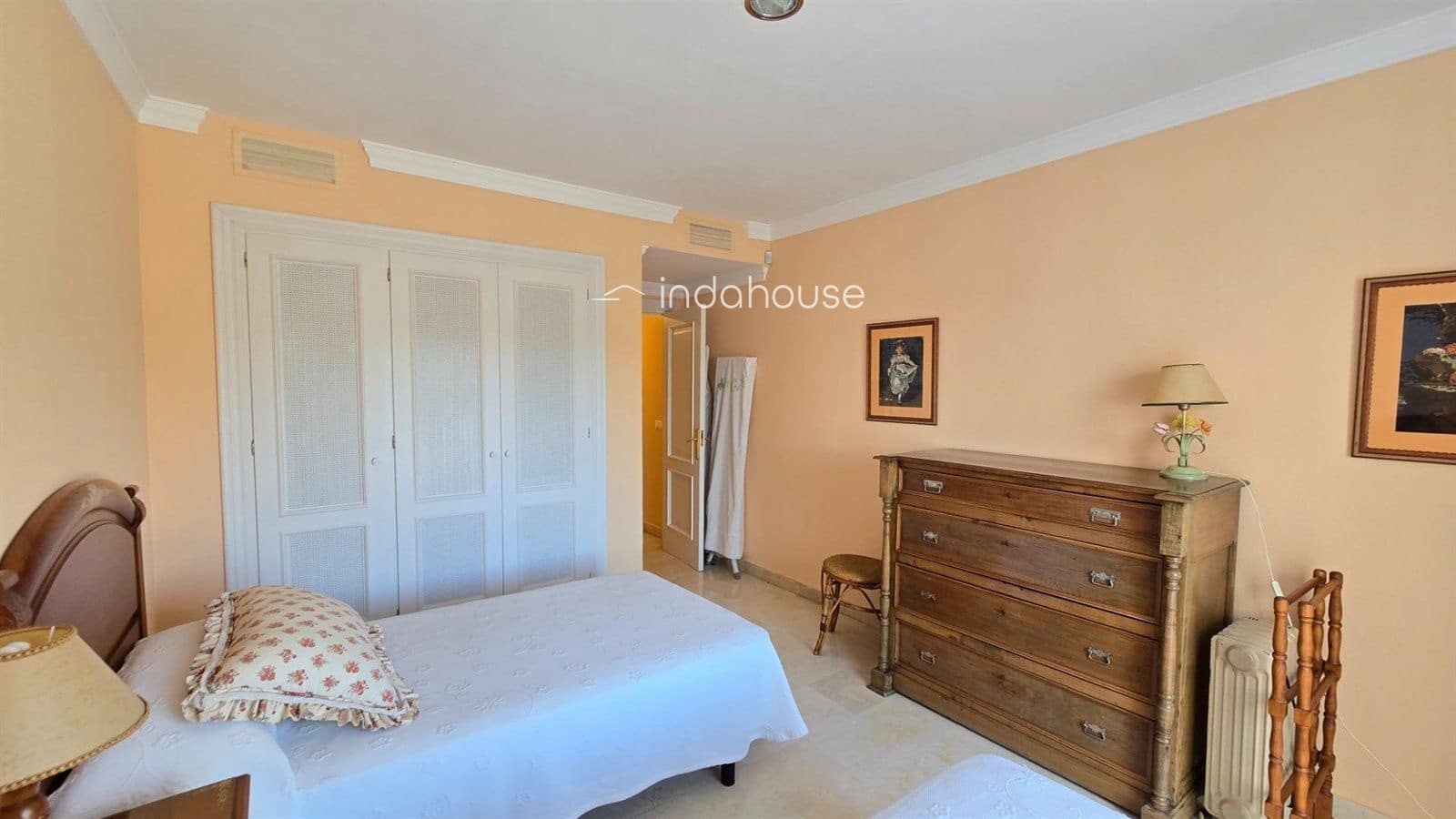 Piso de 2 habitaciones en La Quinta en venta con piscina - 610.000 € (Ref: 9756382)