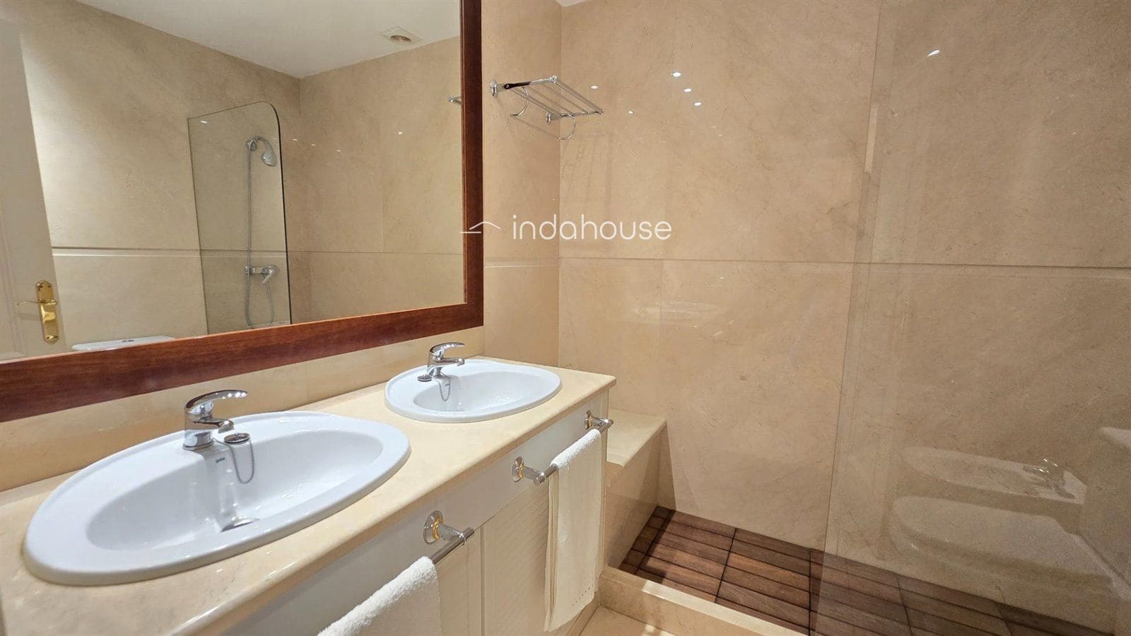 Piso de 2 habitaciones en La Quinta en venta con piscina - 610.000 € (Ref: 9756382)