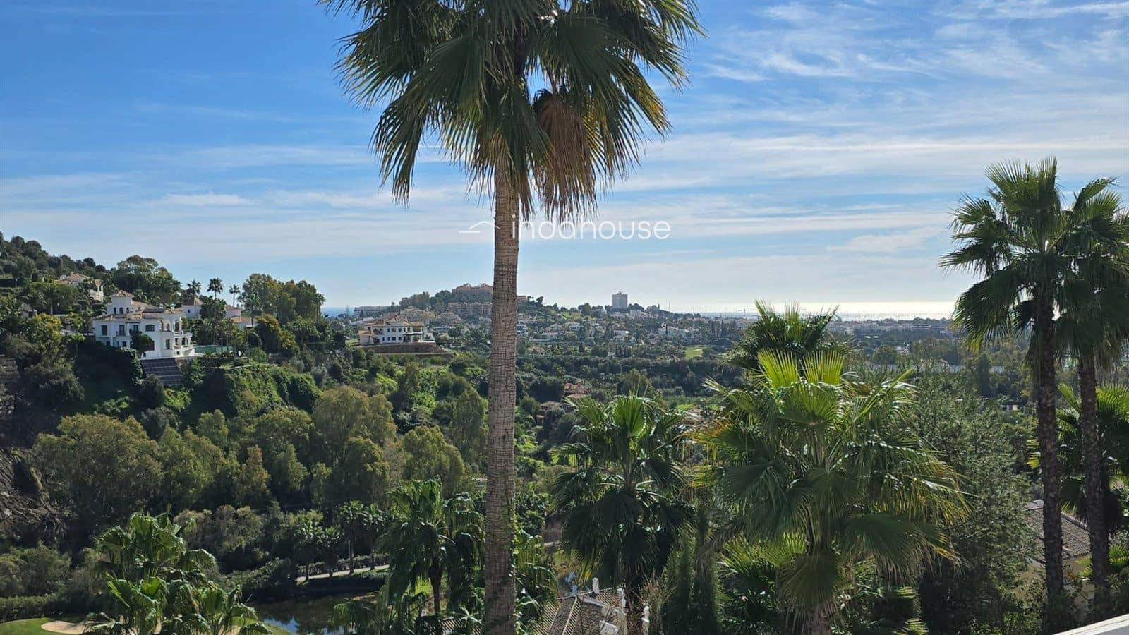 Piso de 2 habitaciones en La Quinta en venta con piscina - 610.000 € (Ref: 9756382)