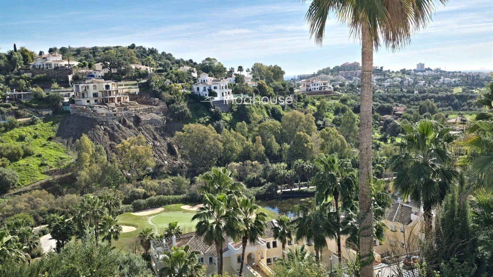 Piso de 2 habitaciones en La Quinta en venta con piscina - 610.000 € (Ref: 9756382)