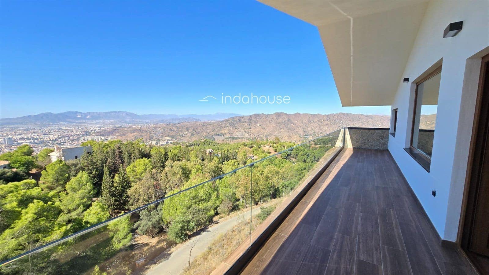 4 sypialnia Willa na sprzedaż w Miasto Malaga z garażem - 840 000 € (Ref: 9756383)