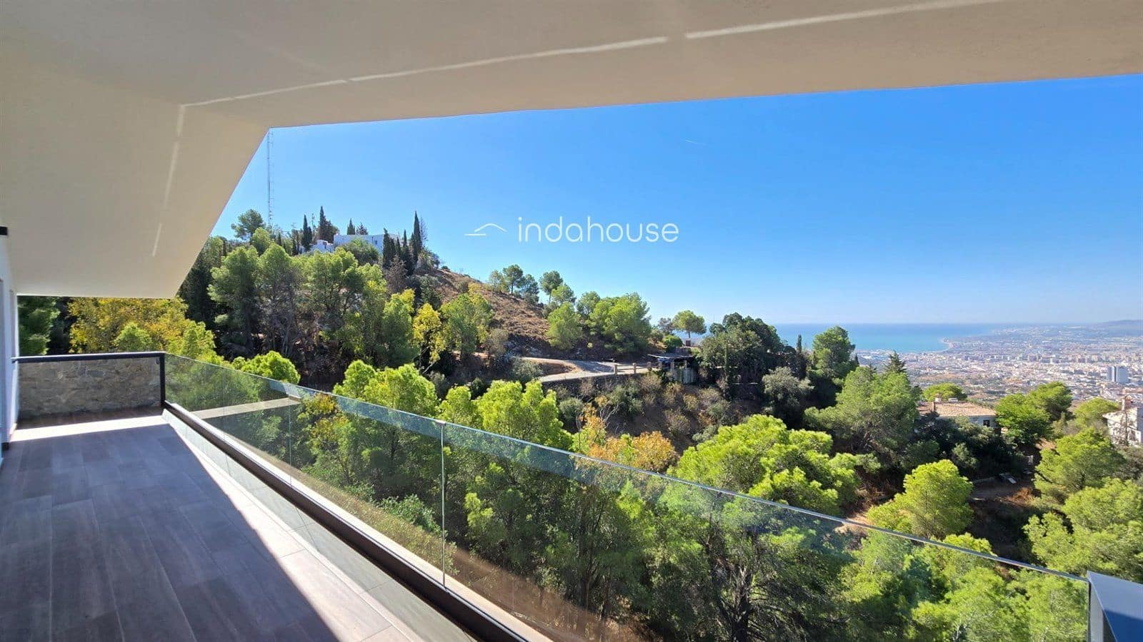 4 sypialnia Willa na sprzedaż w Miasto Malaga z garażem - 840 000 € (Ref: 9756383)