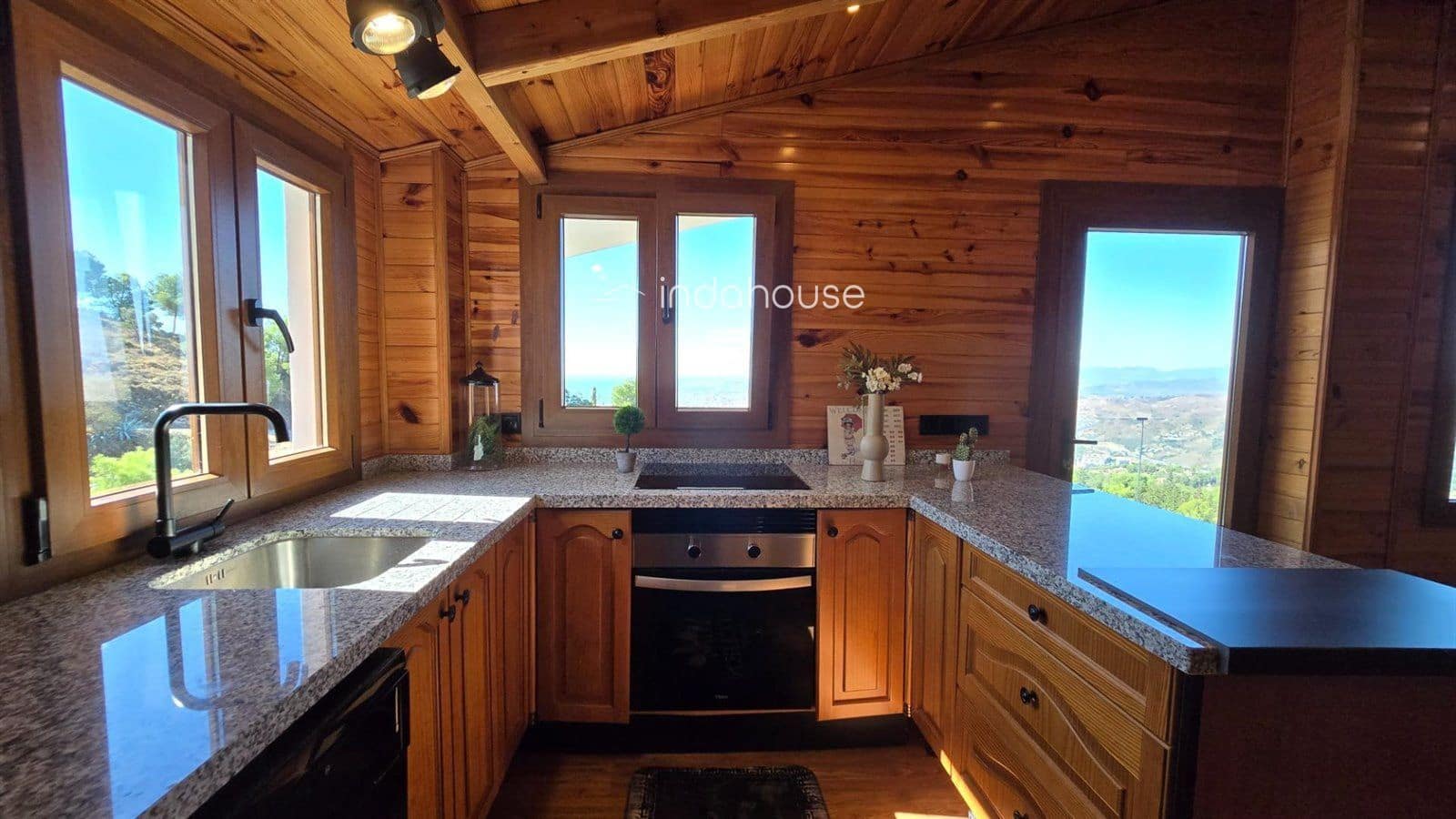 4 sypialnia Willa na sprzedaż w Miasto Malaga z garażem - 840 000 € (Ref: 9756383)