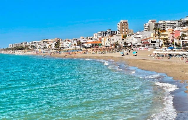3 bedroom Flat for sale in Torremolinos with pool garage - € 400,000 (Ref: 9756384)