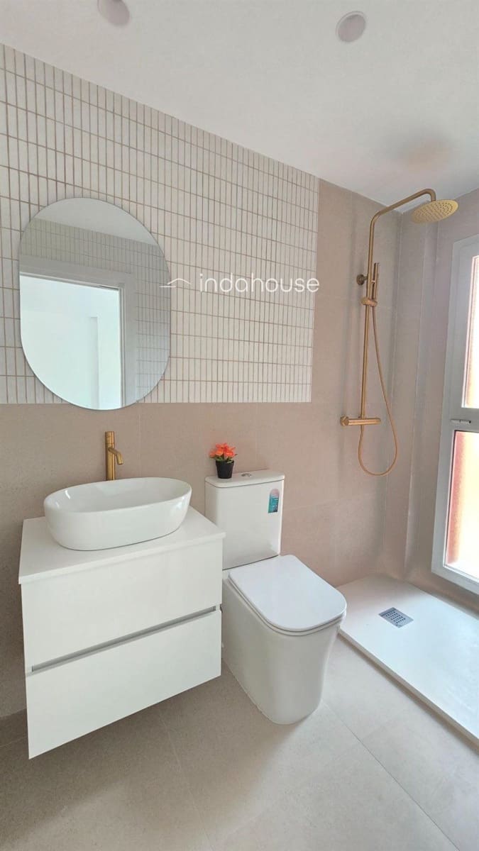 Lejlighed til salg i Malaga by - € 240.000 (Ref: 9756385)