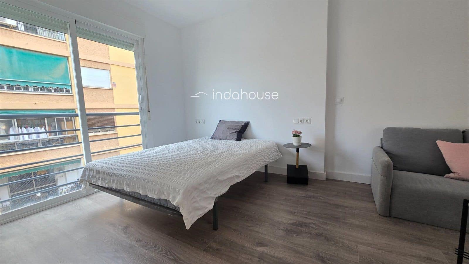 Lejlighed til salg i Malaga by - € 240.000 (Ref: 9756385)