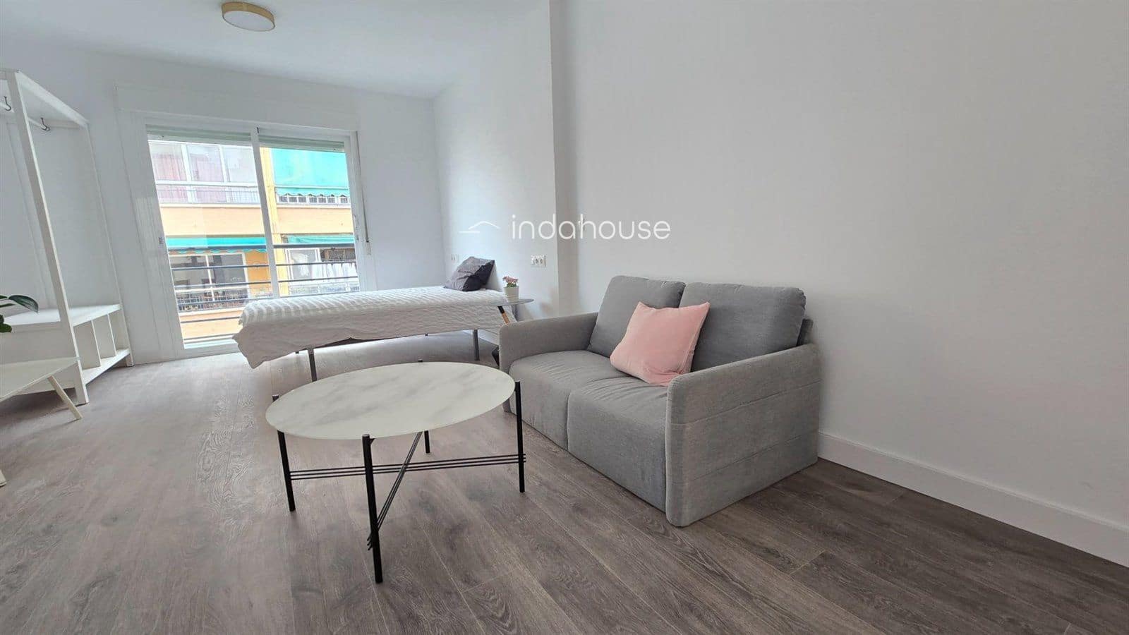 Lejlighed til salg i Malaga by - € 240.000 (Ref: 9756385)