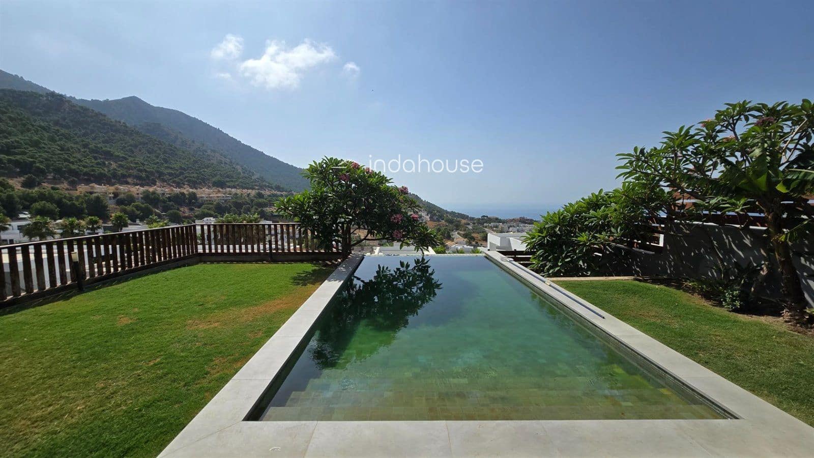 5 soveværelse Villa til salg i Mijas med swimmingpool garage - € 1.600.000 (Ref: 9756398)