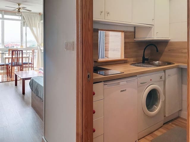 Lejlighed til salg i Torremolinos - € 150.000 (Ref: 9760129)