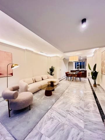 3 bedroom Flat for sale in Marbella with garage - € 849,000 (Ref: 9769036)