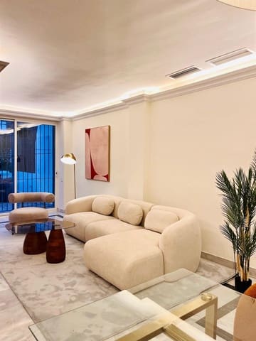 3 bedroom Flat for sale in Marbella with garage - € 849,000 (Ref: 9769036)