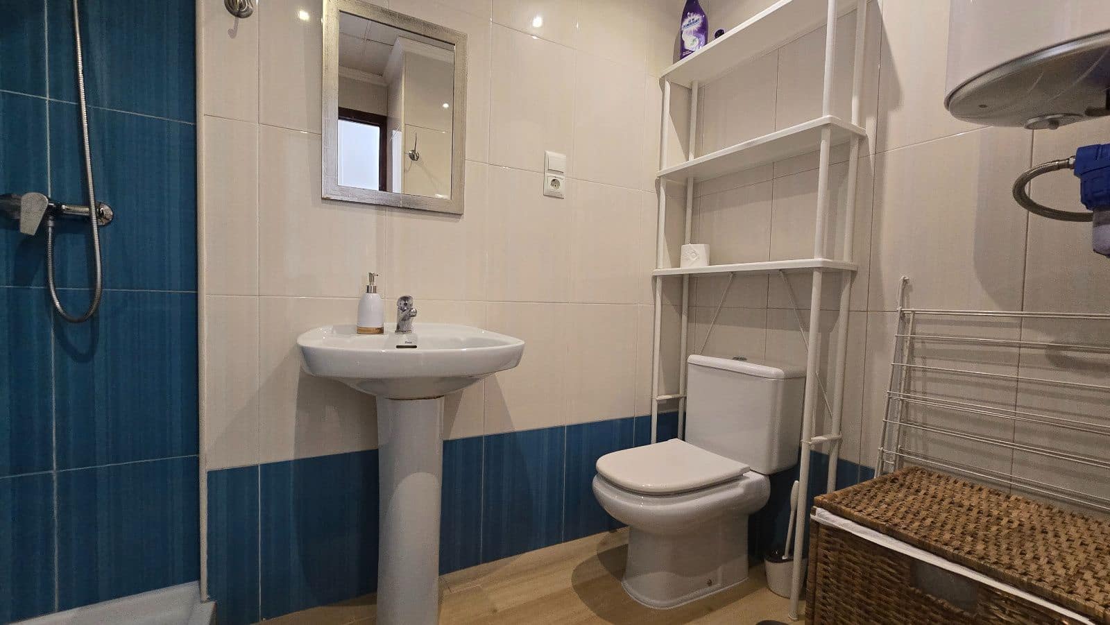 Lägenhet till salu i Torremolinos med pool - 150 000 € (Ref: 9772467)