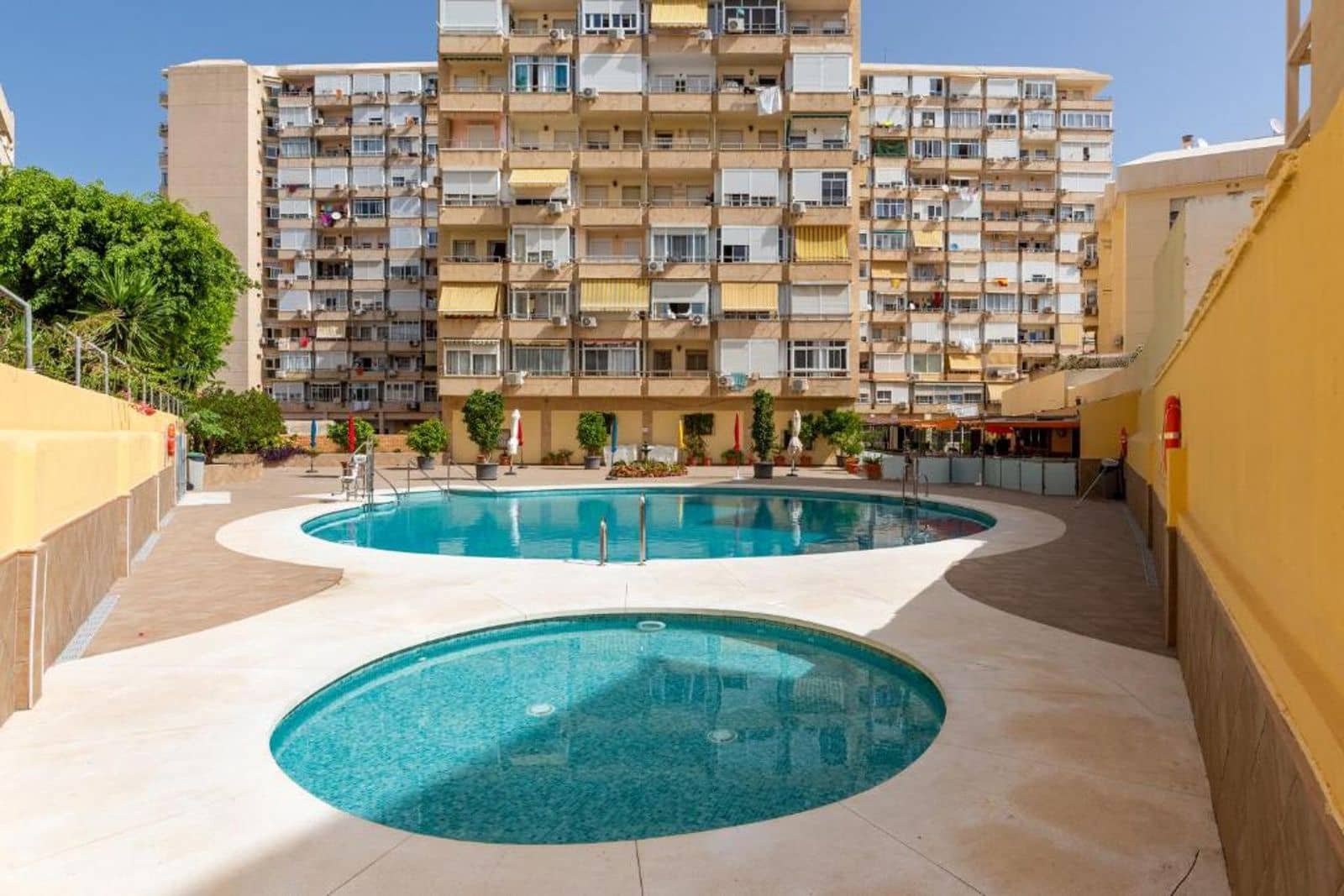Lägenhet till salu i Torremolinos med pool - 150 000 € (Ref: 9772467)