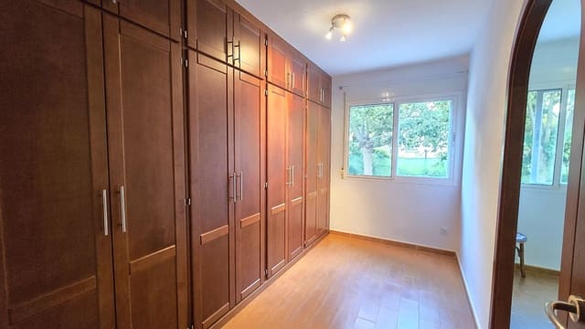 Piso de 3 habitaciones en Arroyo de la Miel, Benalmádena en venta con piscina garaje - 370.000 € (Ref: 9844502)