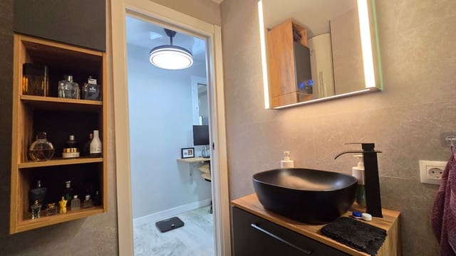 1 bedroom Flat for sale in Hacienda Torrequebrada, Benalmádena with pool garage - € 390,000 (Ref: 9897301)