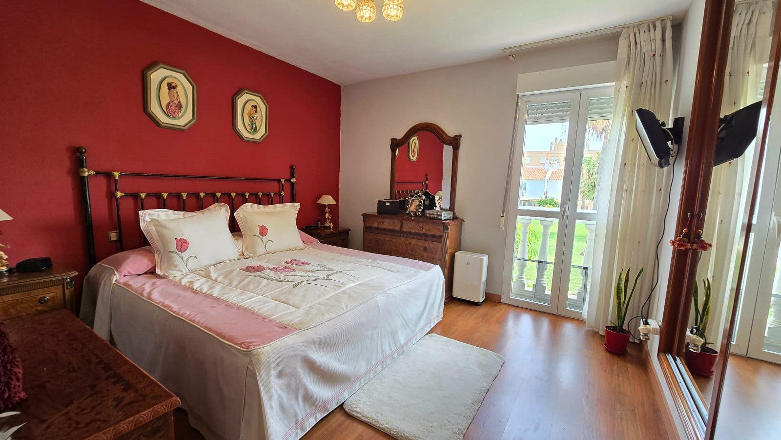 4 slaapkamer Huis te koop in Churriana met zwembad garage - € 575.000 (Ref: 9902374)