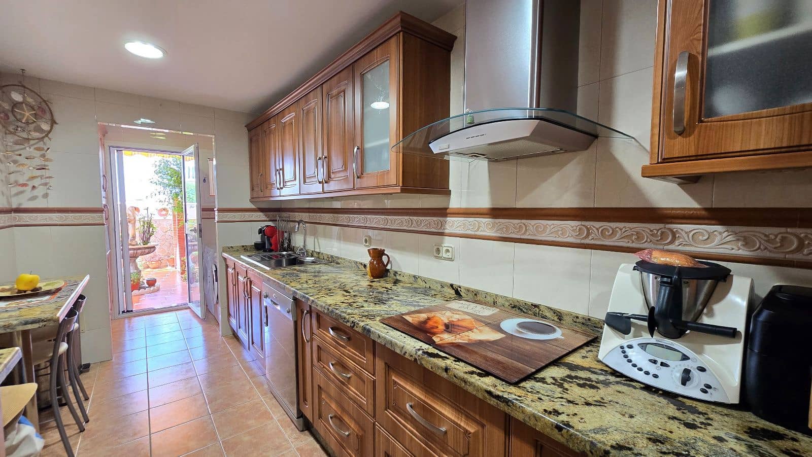4 slaapkamer Huis te koop in Churriana met zwembad garage - € 575.000 (Ref: 9902374)