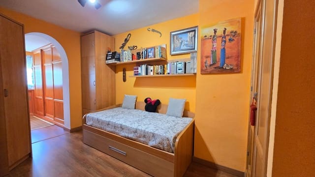 4 slaapkamer Huis te koop in Guadalmar, Málaga stad met zwembad garage - € 575.000 (Ref: 9902374)