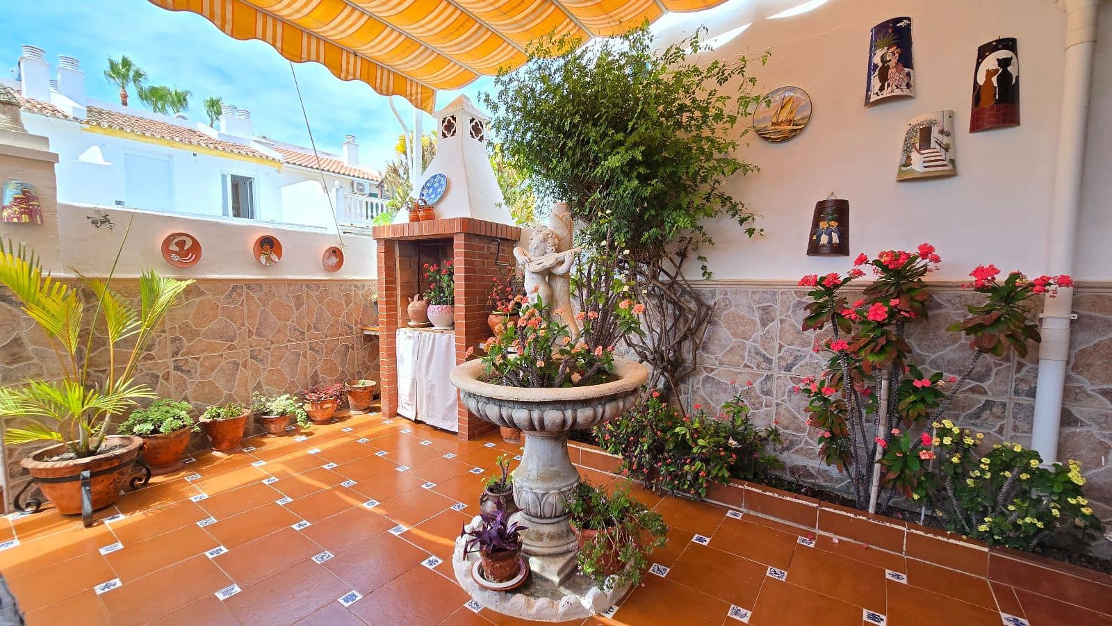4 slaapkamer Huis te koop in Churriana met zwembad garage - € 575.000 (Ref: 9902374)