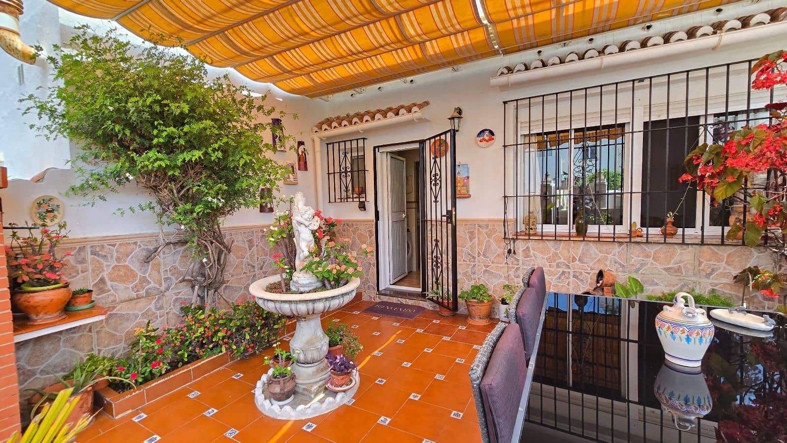 4 slaapkamer Huis te koop in Churriana met zwembad garage - € 575.000 (Ref: 9902374)