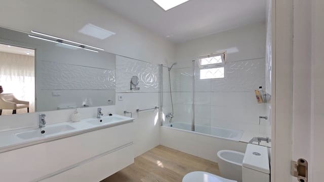 5 soverom Villa til salgs i Torremolinos med svømmebasseng - € 1 250 000 (Ref: 9941469)