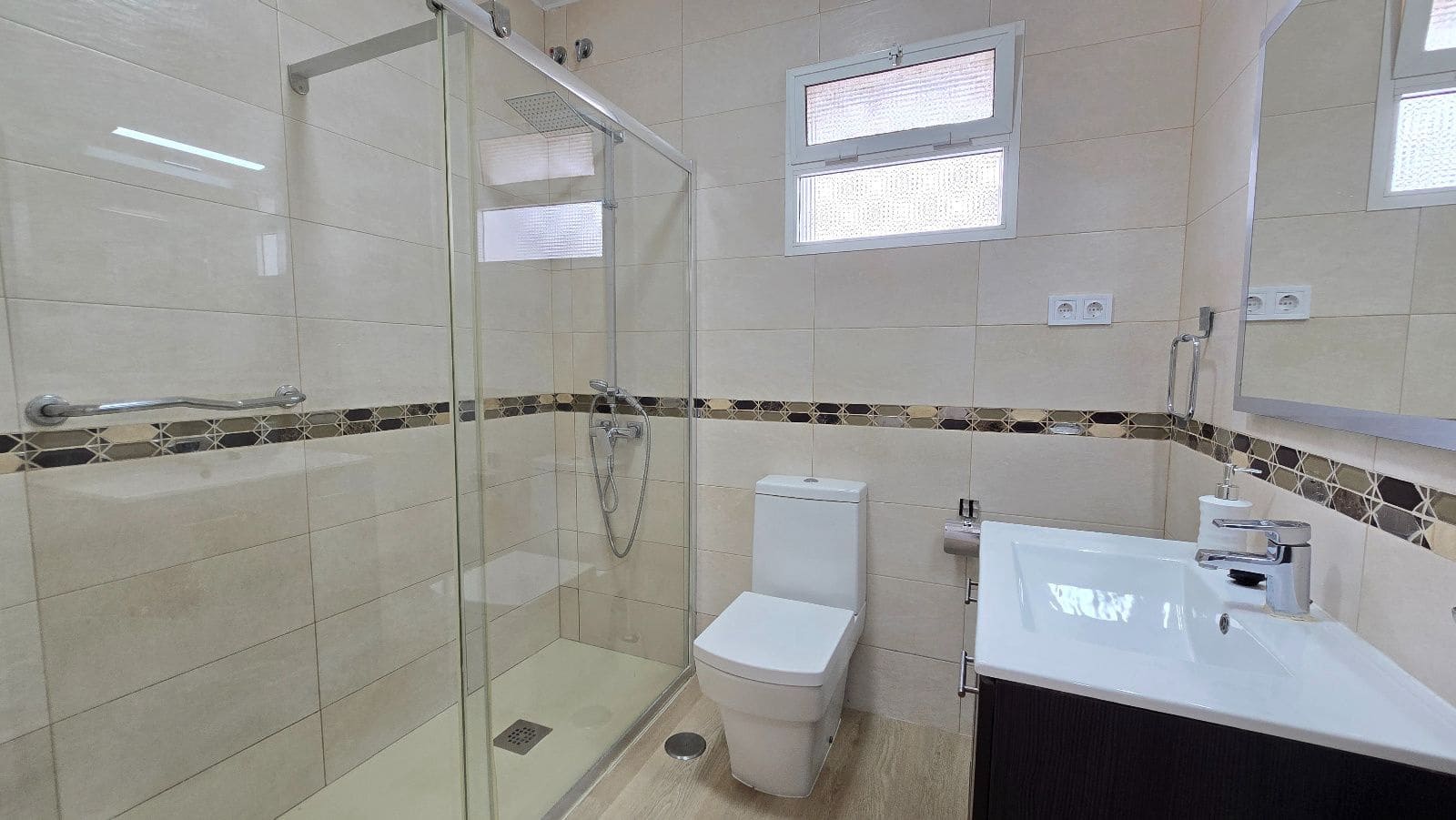 5 soverom Villa til salgs i Torremolinos med svømmebasseng - € 1 250 000 (Ref: 9941469)