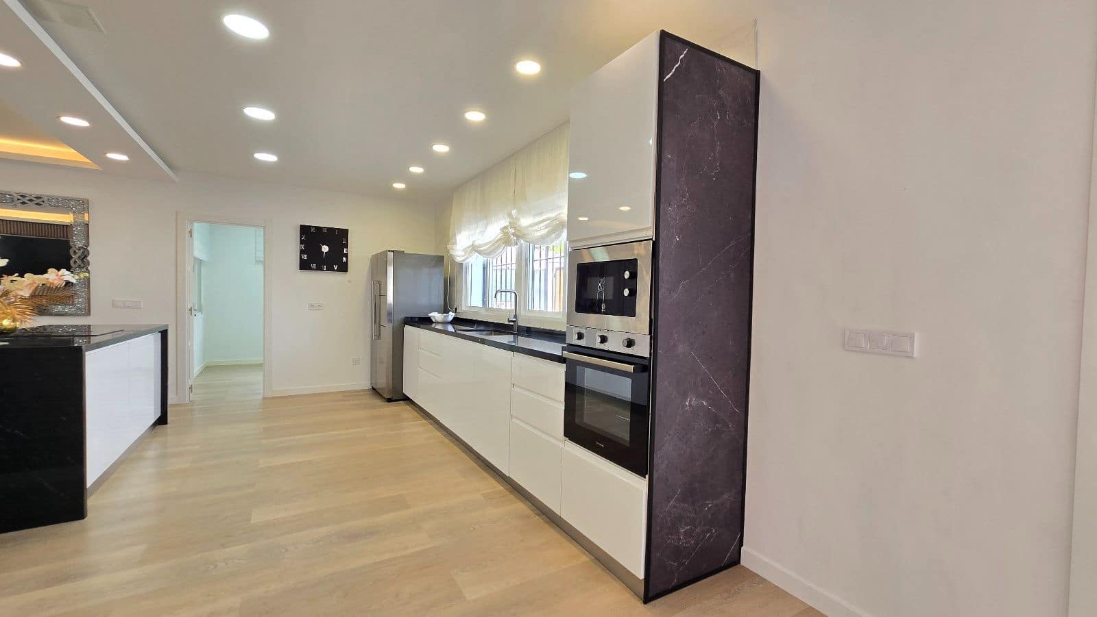 5 soverom Villa til salgs i Torremolinos med svømmebasseng - € 1 250 000 (Ref: 9941469)