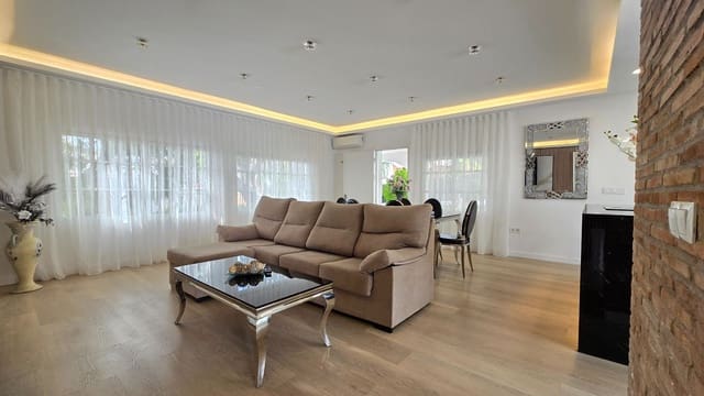 5 soverom Villa til salgs i Torremolinos med svømmebasseng - € 1 250 000 (Ref: 9941469)