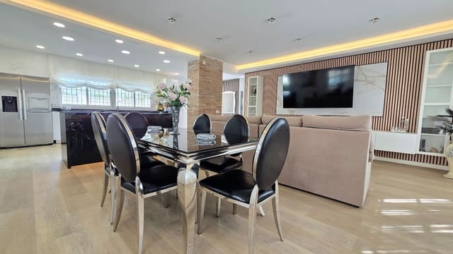 5 soverom Villa til salgs i Torremolinos med svømmebasseng - € 1 250 000 (Ref: 9941469)