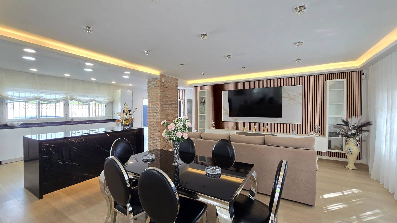 5 soverom Villa til salgs i Torremolinos med svømmebasseng - € 1 250 000 (Ref: 9941469)