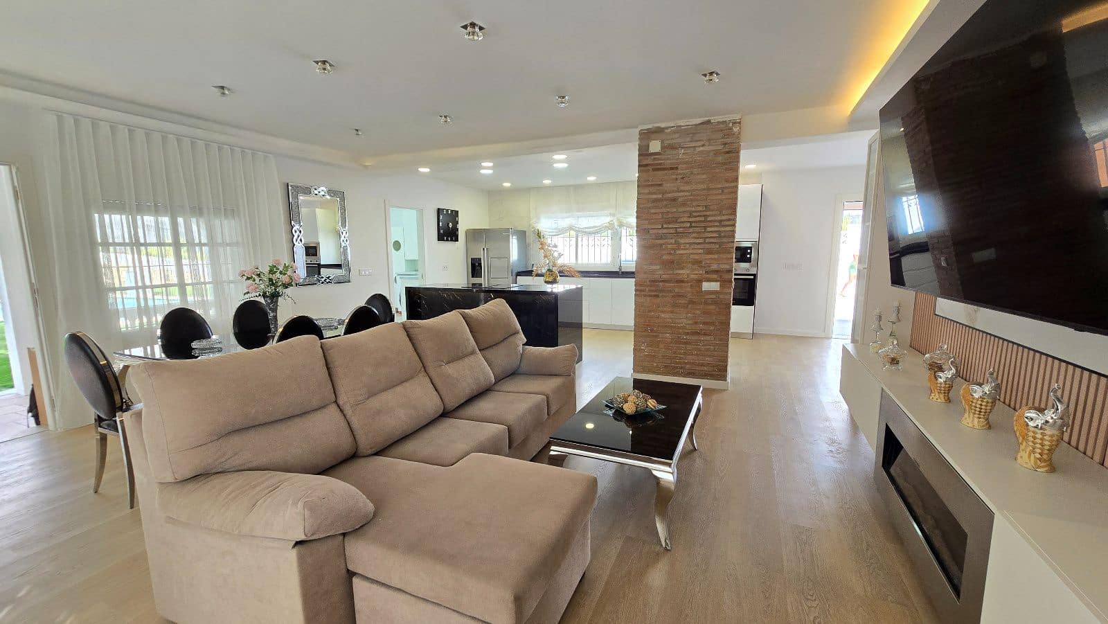 5 soverom Villa til salgs i Torremolinos med svømmebasseng - € 1 250 000 (Ref: 9941469)