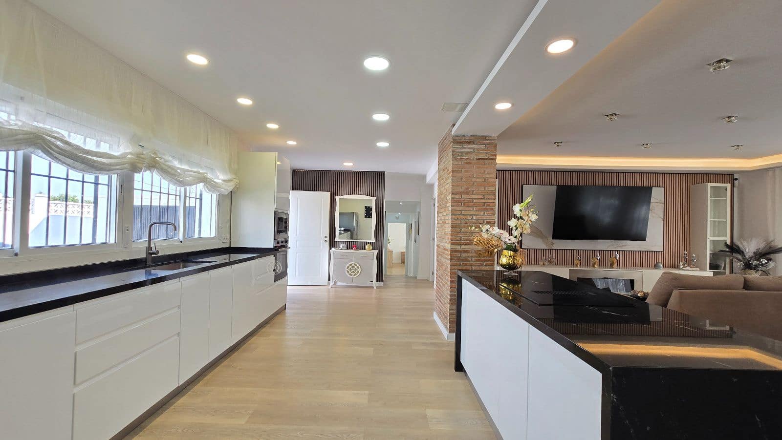 5 soverom Villa til salgs i Torremolinos med svømmebasseng - € 1 250 000 (Ref: 9941469)