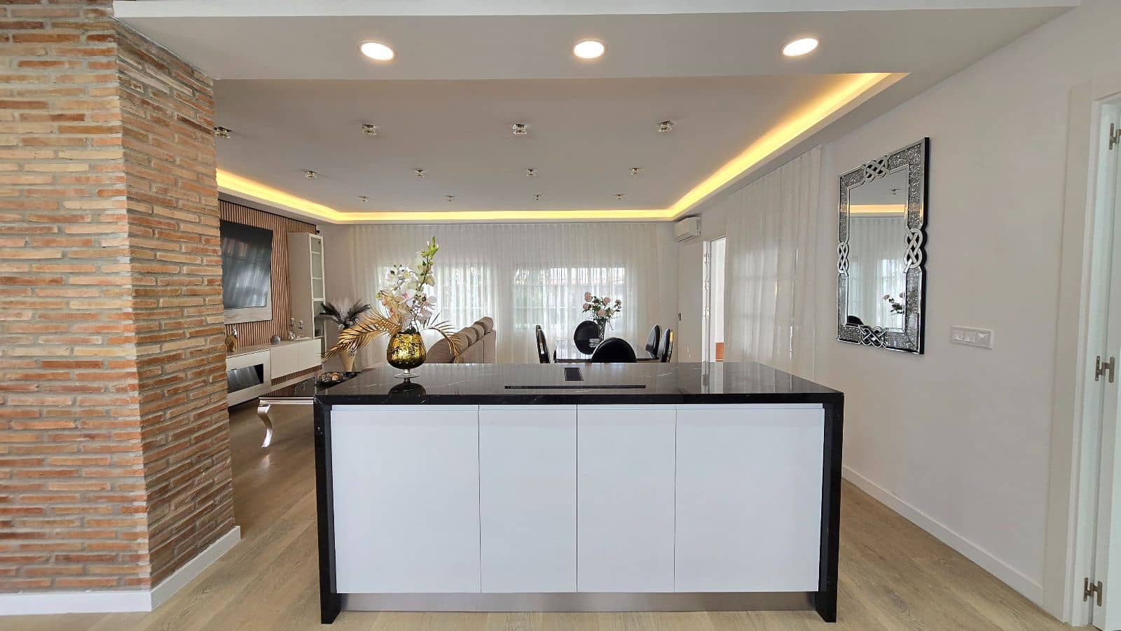 5 soverom Villa til salgs i Torremolinos med svømmebasseng - € 1 250 000 (Ref: 9941469)