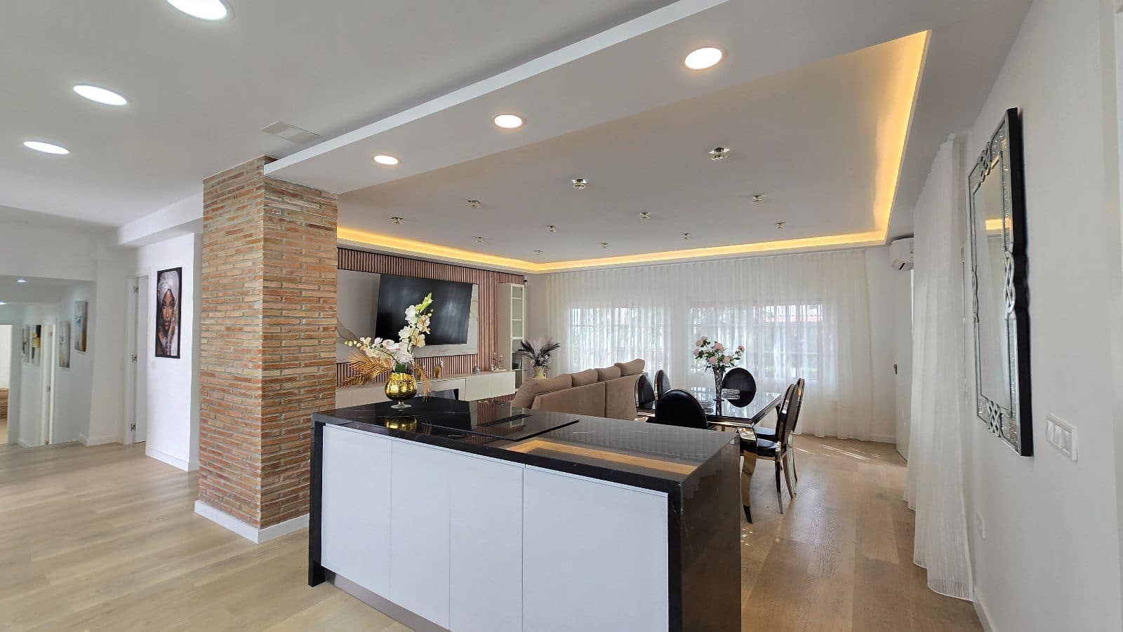 5 soverom Villa til salgs i Torremolinos med svømmebasseng - € 1 250 000 (Ref: 9941469)