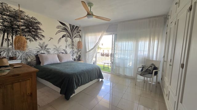 3 soverom Hus til salgs i Torrequebrada, Benalmádena med svømmebasseng garasje - € 470 000 (Ref: 9946755)