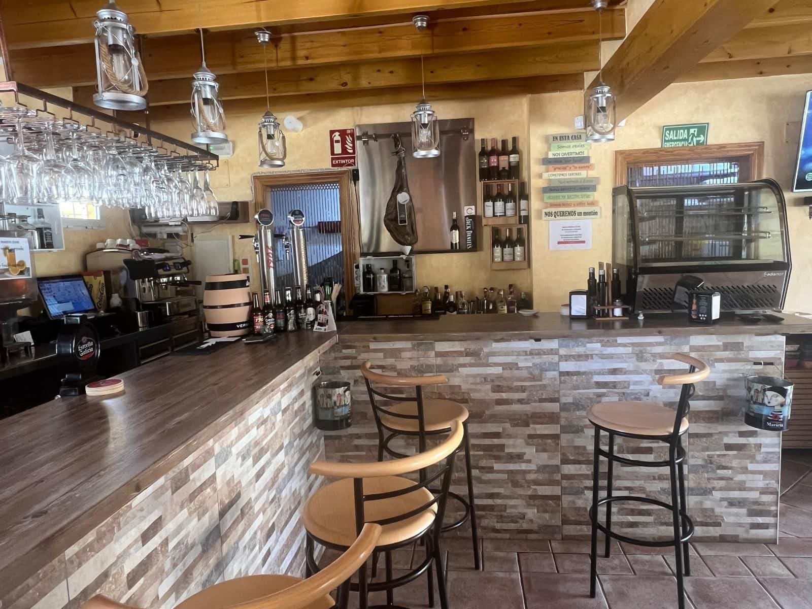 Local Commercial à vendre à Oliva - 350 000 € (Ref: 9958314)