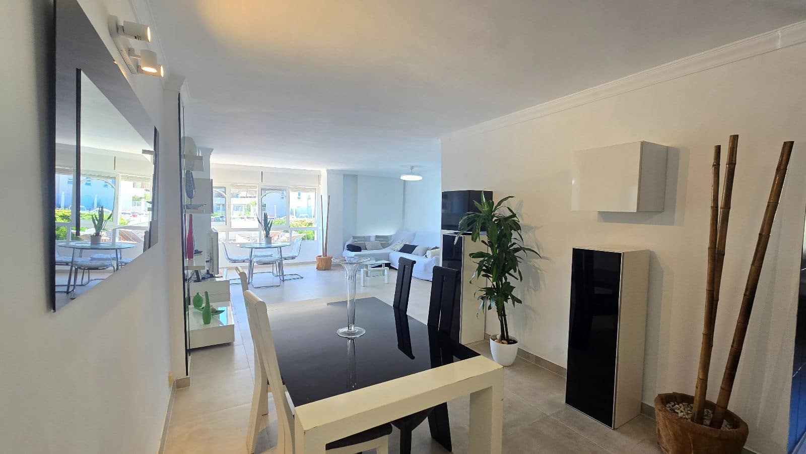 2 bedroom Flat for sale in Benalmadena with pool garage - € 699,000 (Ref: 9958316)