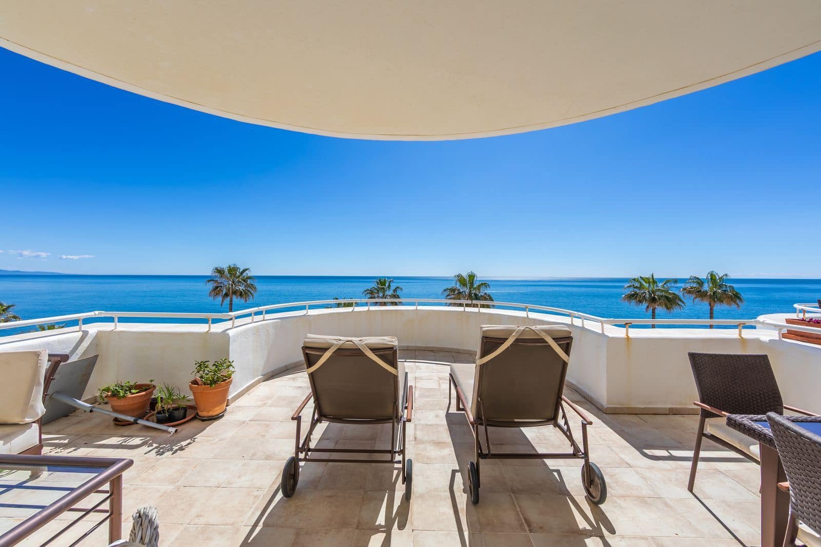 3 soveværelse Lejlighed til salg i Estepona med swimmingpool - € 795.000 (Ref: 8985382)