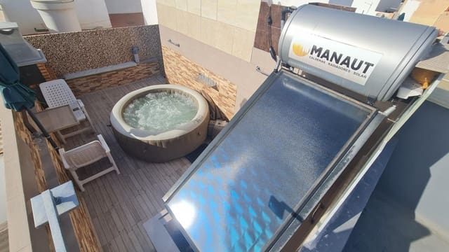 7 sovrum Radhus till salu i Santa Lucía de Tirajana med garage - 398 000 € (Ref: 9149204)