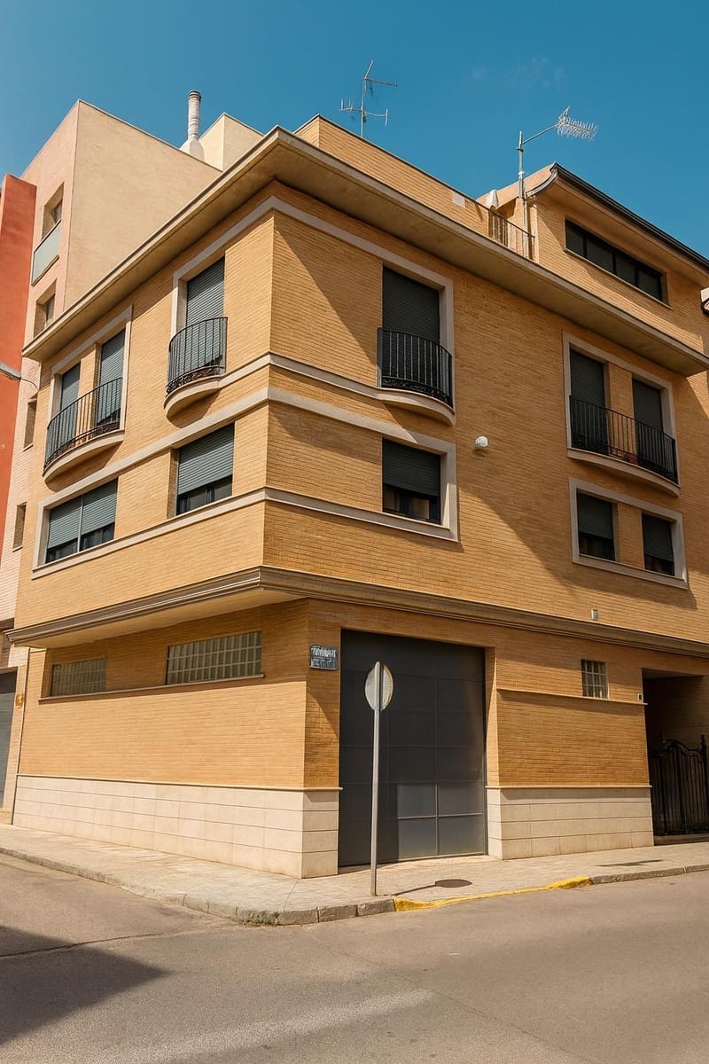 4 bedroom Apartment for sale in Almassora / Almazora with garage - € 429,000 (Ref: 9296871)