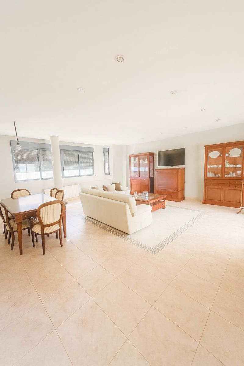 4 bedroom Apartment for sale in Almassora / Almazora with garage - € 429,000 (Ref: 9296871)