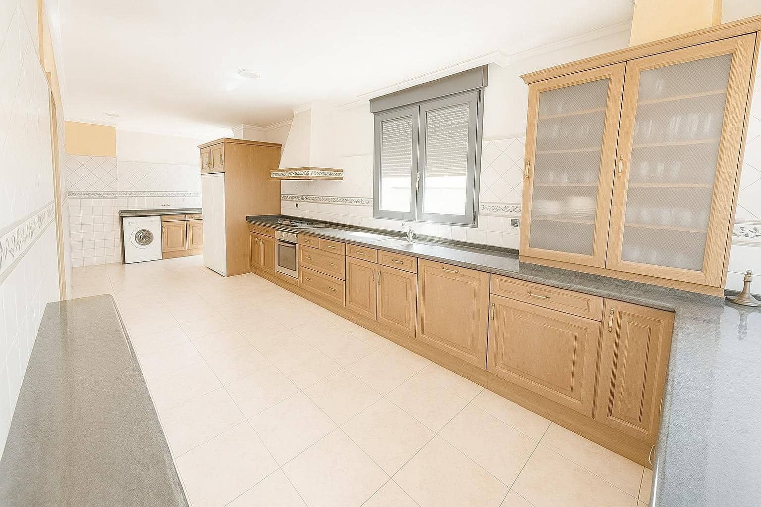 4 bedroom Apartment for sale in Almassora / Almazora with garage - € 429,000 (Ref: 9296871)